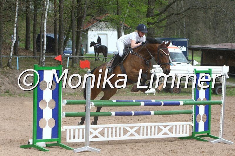 203M7043_Emma Lee_Spring_Axx.JPG